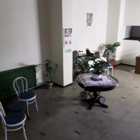 Cozy In Downtown Apartment